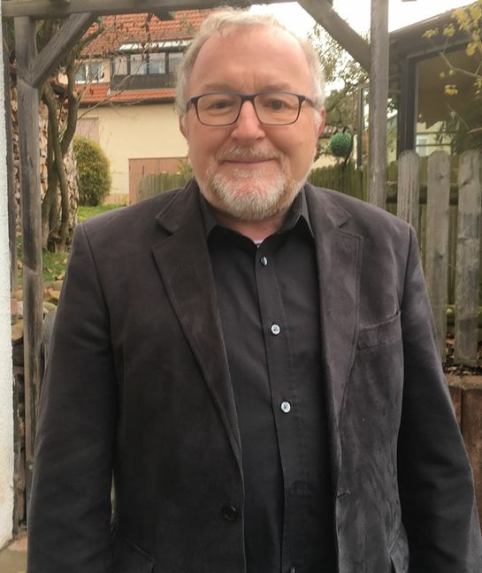Und so sieht Heinrich Lutz ohne falschen Rauschebart aus: Er hat seinen eigenen.               Bild: z