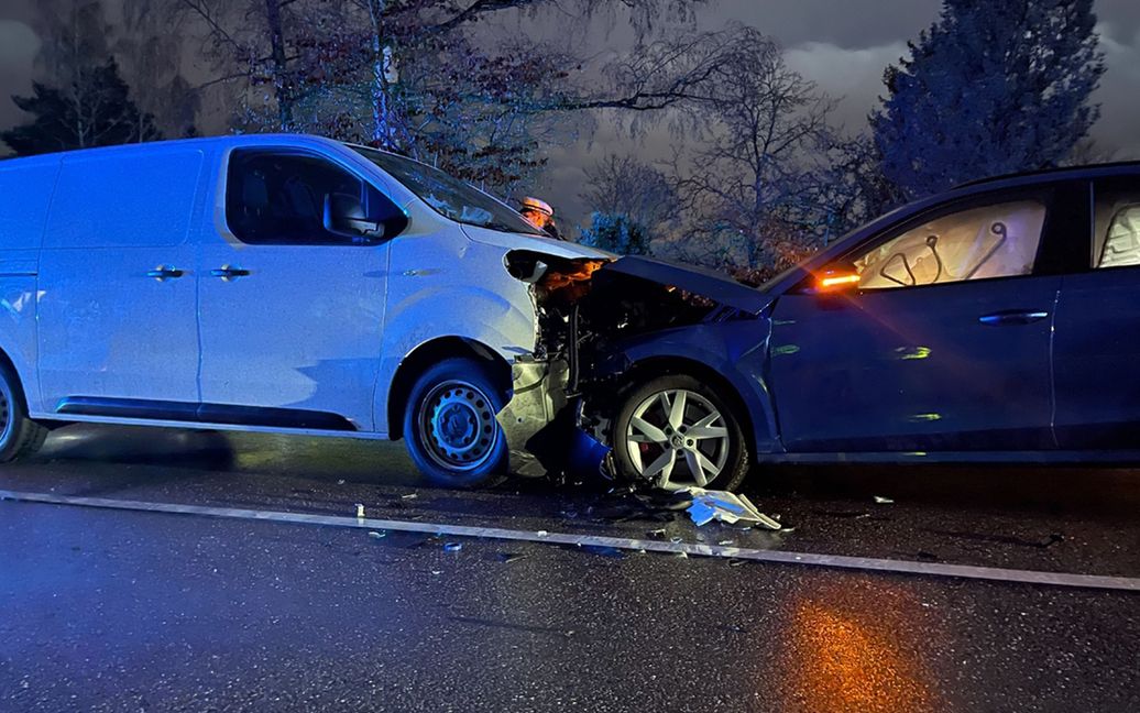 Vier Verletzte bei Frontalkollision zwischen Rutesheim und Heimerdingen. Bild: Dettenmeyer/SDMG