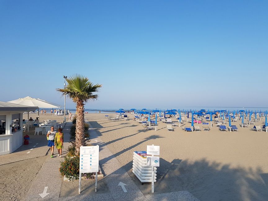 Die Beachbar am Strand Centro Sportivo. Bild: Frank Heinzl