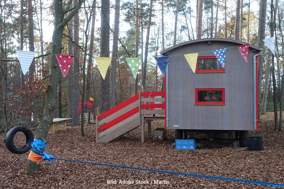Inspiriert vom Darmsheimer Vorbild, wollen auch die Maichinger einen Natur- oder Waldkindergarten mit einem Bauwagen. Doch der Lieferant kann nicht liefern. Bild: Martin / Adobe Stock
