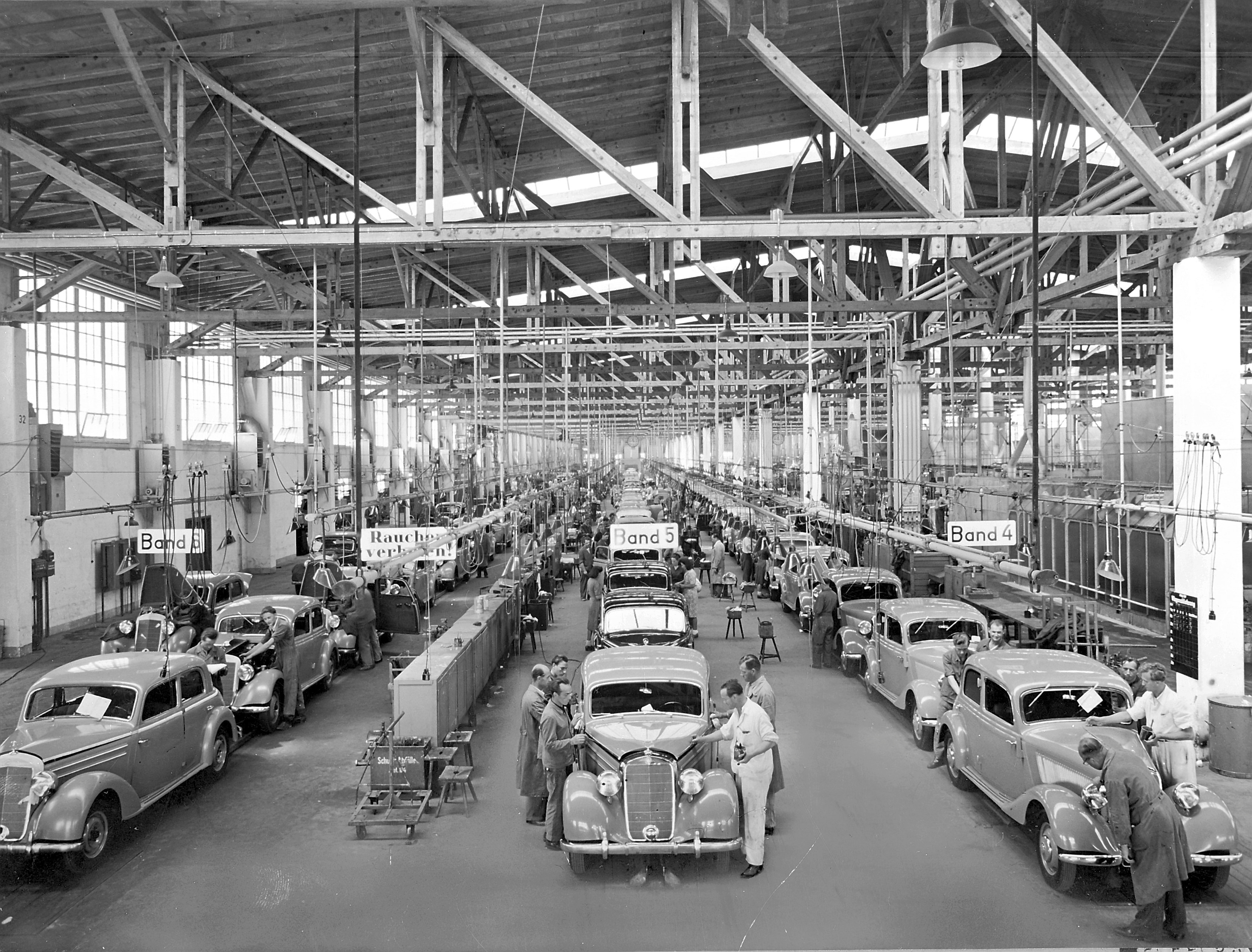Nach dem Zweiten Weltkrieg läuft 1949 die Produktion des Mercedes 170 im Werk Sindelfingen wieder an.  Bild: Mercedes Benz Classic / Bausch
