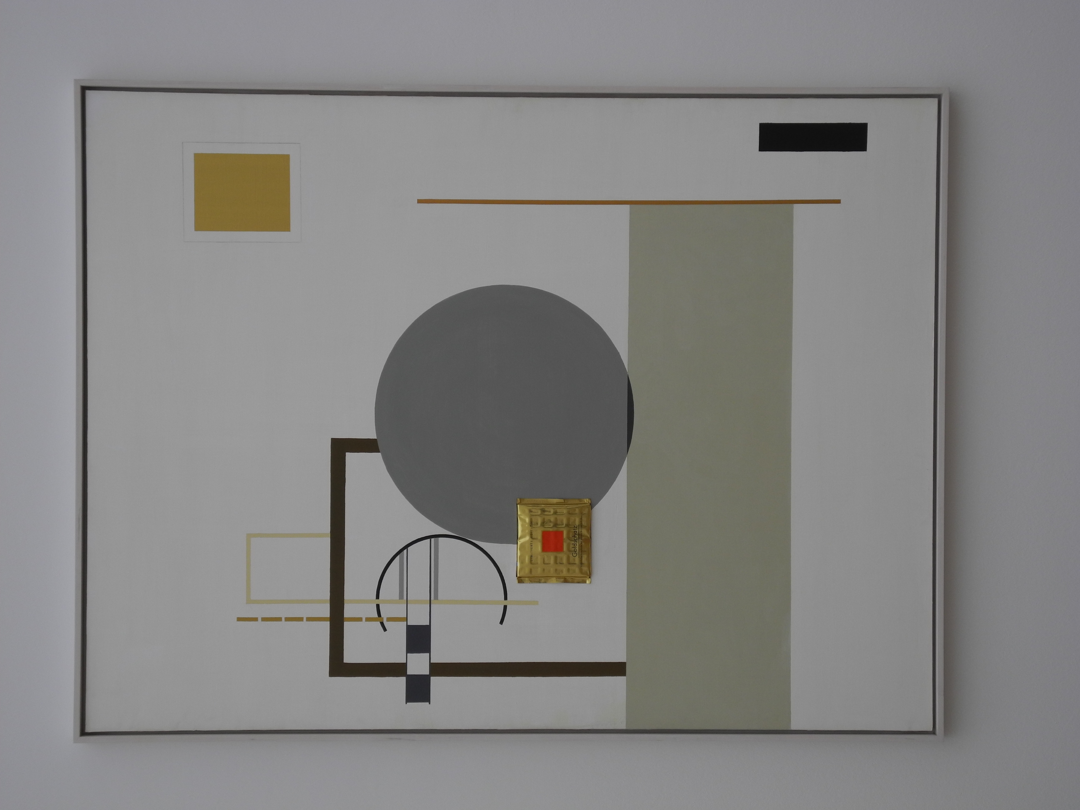 Stefanie Senges „Goldschatz/Rot konstruiert“ im Museum Ritter. Bild: Volkmann
