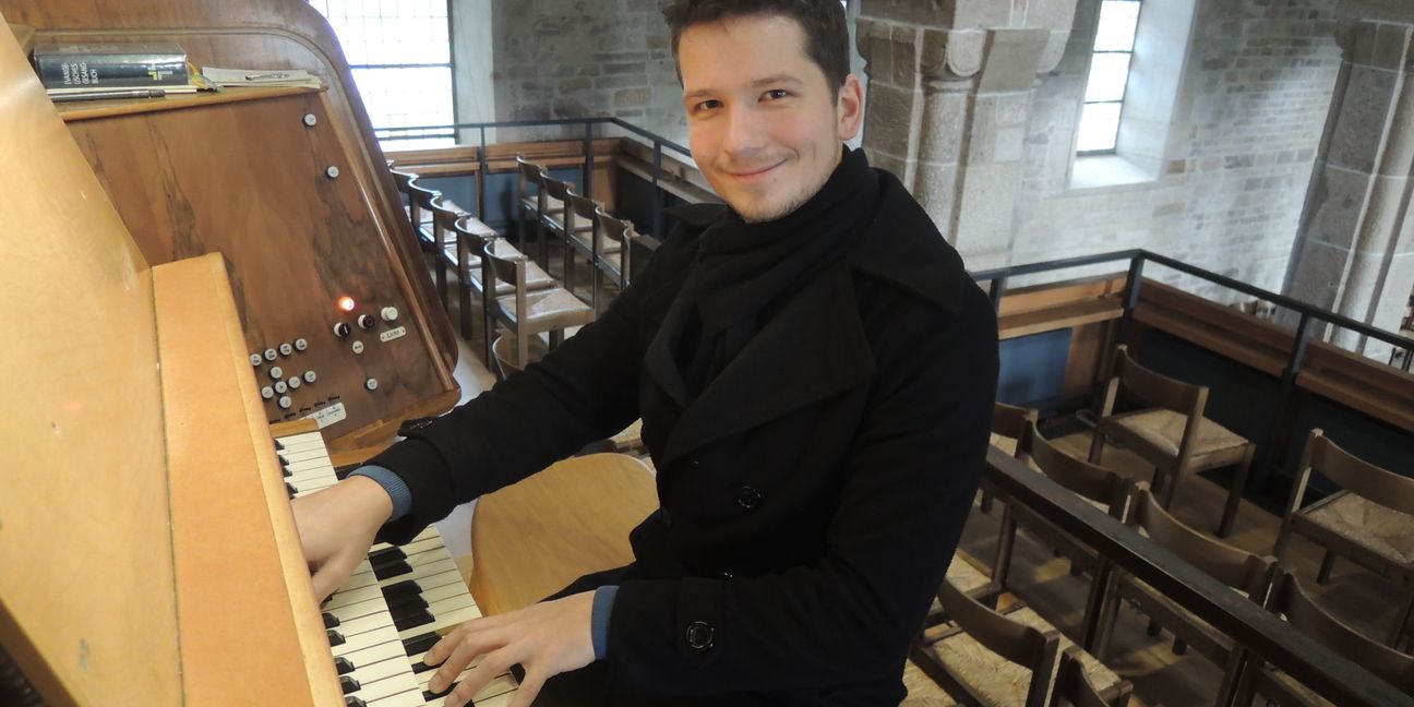 Daniel Tepper ist froh, dass die Orgel in der Martinskirche nicht völlig verstummt. Bild: Heiden/A