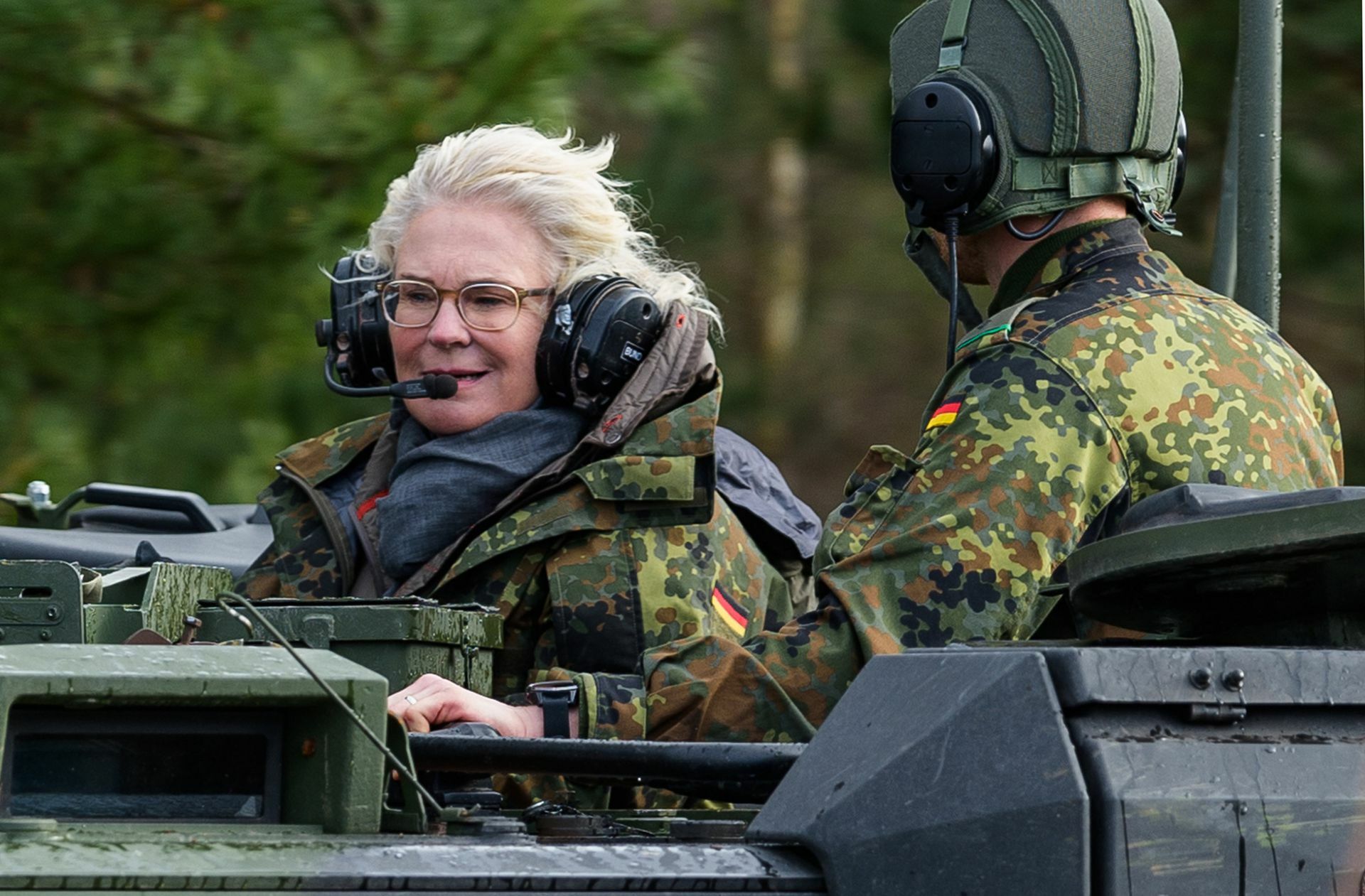 Verteidigungsministerin Lambrecht   bei der Panzertruppe