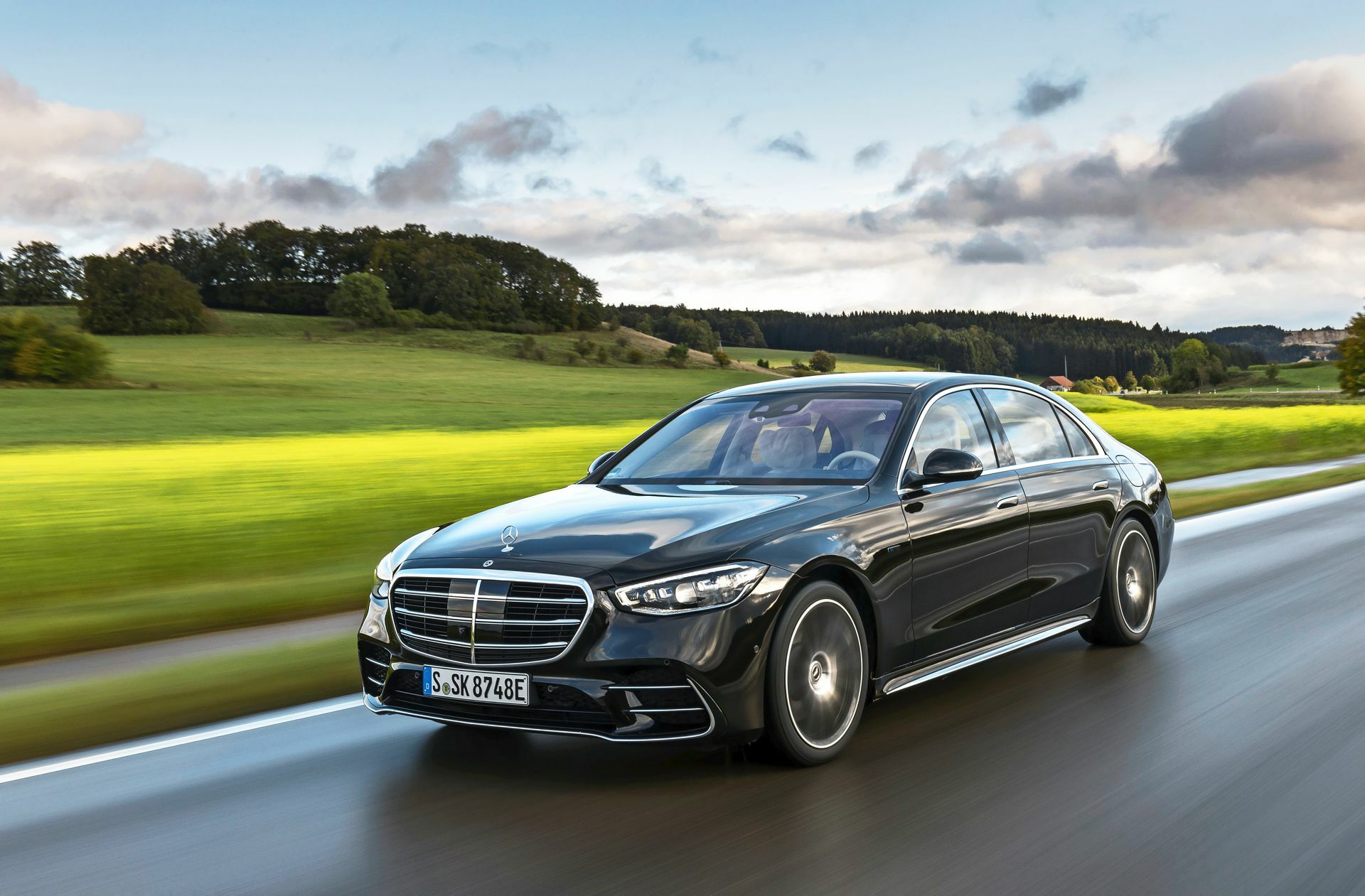 Die neue S-Klasse enthält Daimlers beste Technologien, aber nicht alles ist derzeit auch lieferbar.
 Foto: Daimler AG/Mercedes-Benz..
