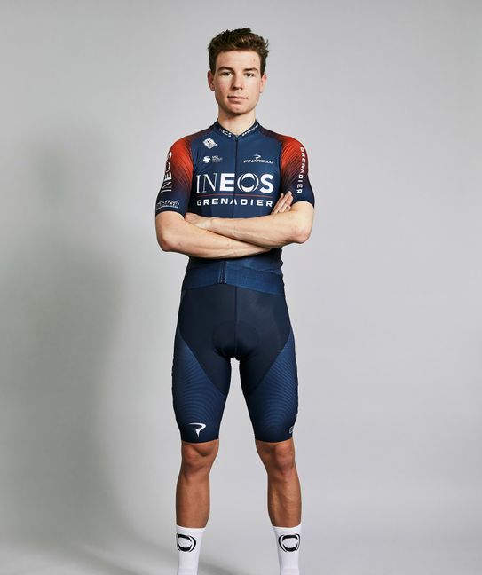 Das Trikot sitzt: Kim Heiduk in seiner neuen Arbeitskleidung. Bild: Ineos Greandiers