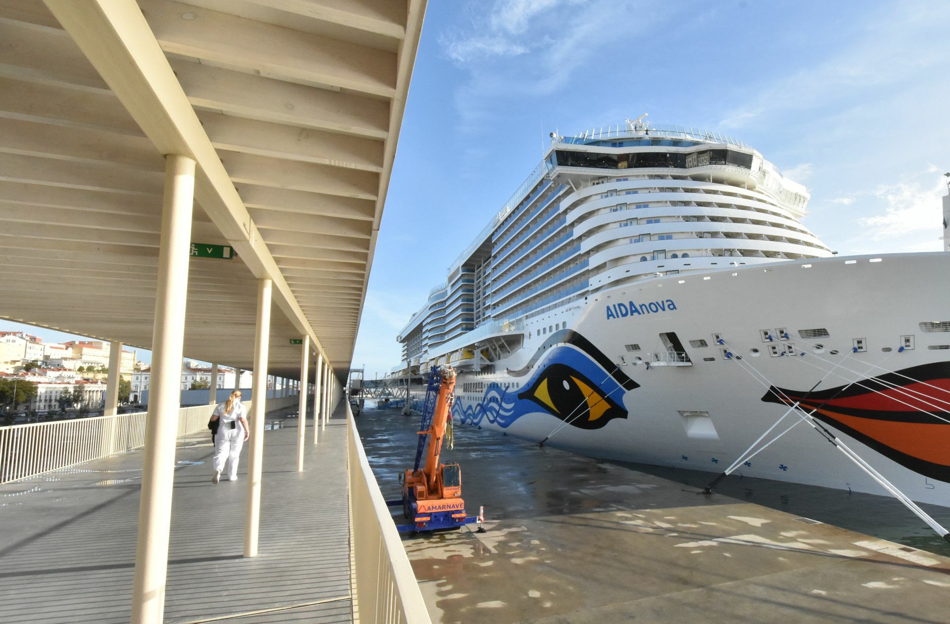Das Kreuzfahrtschiff „Aida Nova“ im Kreuzfahrtterminal in Lissabon
 Foto: Frank Behling/Frank Behl..