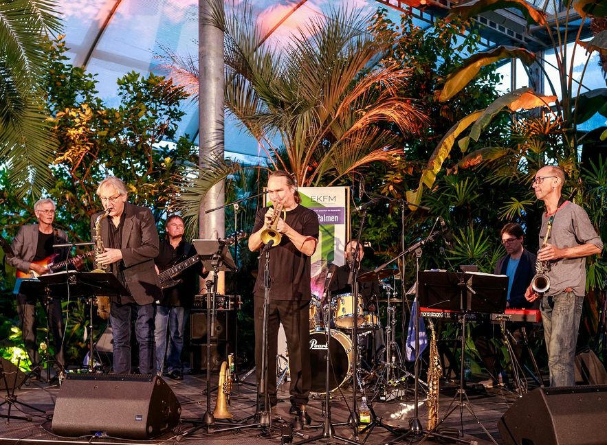 Das „Jazz + Rock Kommando“ tritt am Samstag, 1. April um 20 Uhr im Pavillon auf.