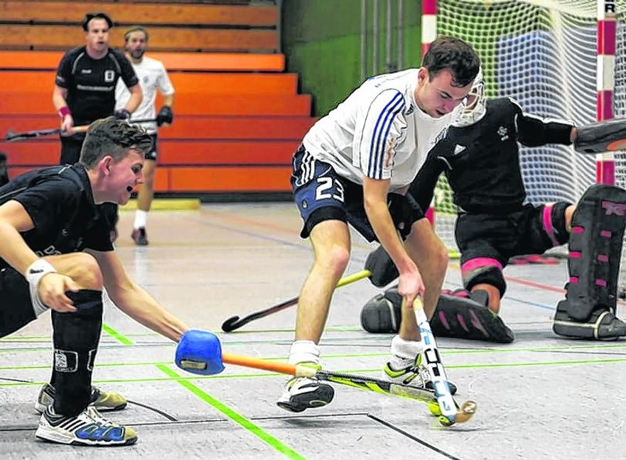 Starker Auftakt: Sebastian Kranz (rechts) und die SV Böblingen starten mit einem 5:2 in Ludwigsburg in die Hallenrunde.  Bild: automotorart/A