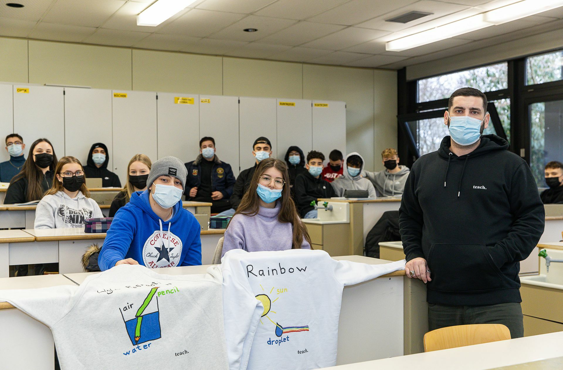 Im Unterricht ist Fantasie gefragt. Das beweist die   Schiller-Realschule in Böblingen mit ihren  Pullovern mit mathematischen und physikalischen Phänomenen.