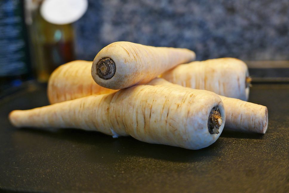 Pastinaken haben von Oktober bis März Saison. Bild: Jung