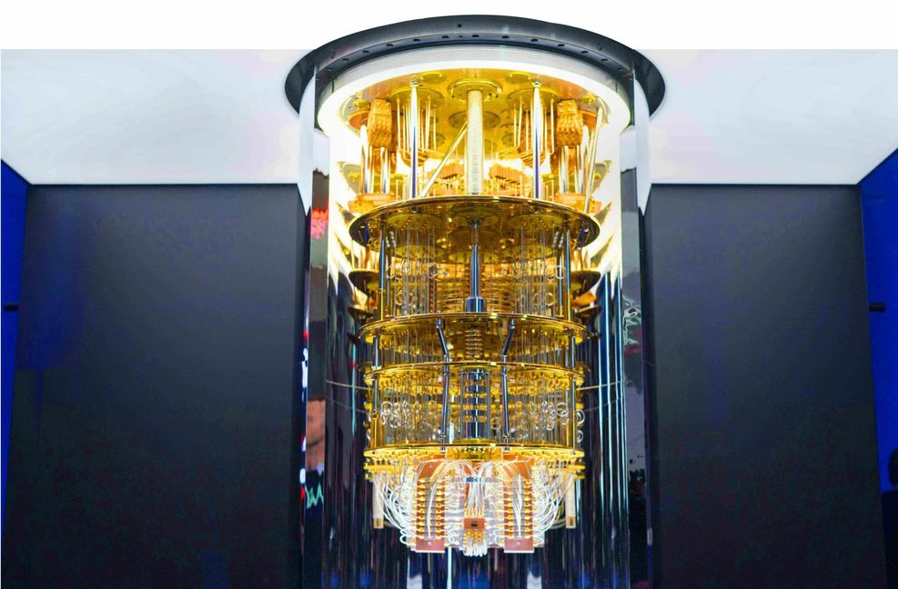 Der Druck ist groß: In Ulm soll der Bau des Quantencomputers vorangetrieben werden. Foto: Andrew Lindemann/IBM/Jür..