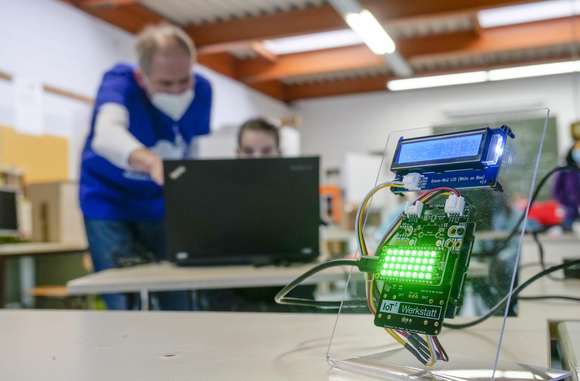 Die Ampeln kann man selbst bauen – hier bei einem Workshop im Sindelfinger Schülerforschungszentrum.