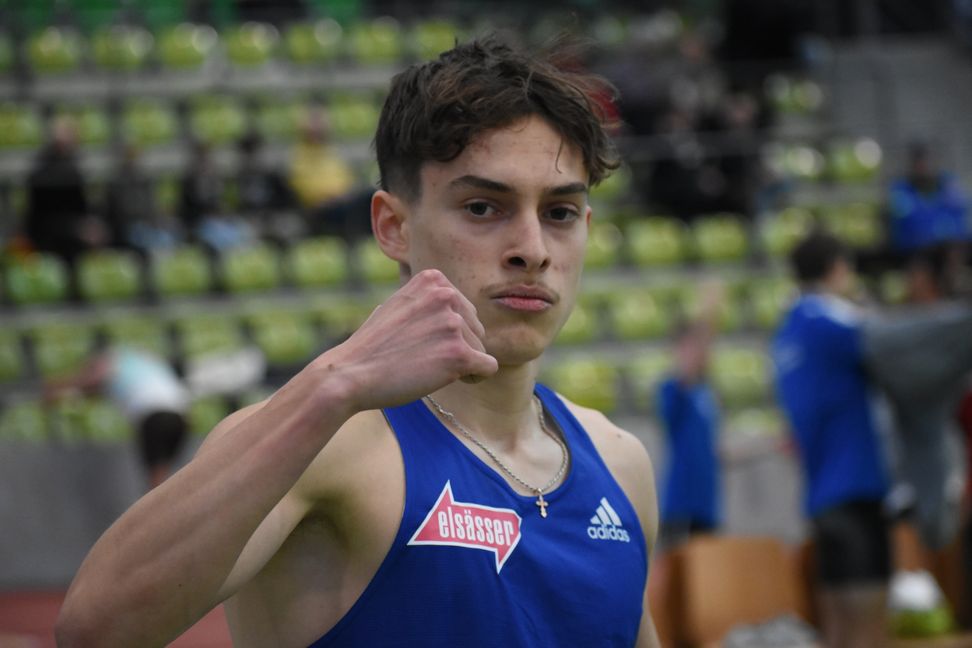 Gleich im ersten Rannen knackt Alexander Stepanov die Norm für die Deutsche Meisterschaft über die 800 Meter. Bild: Schüttke