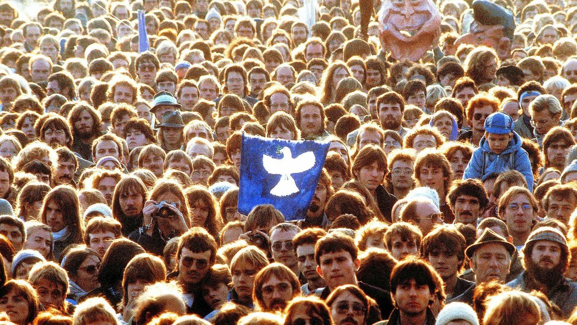 1983 demonstrierten Hunderttausende gegen die atomare Aufrüstung. Eine heutige Friedensbewegung könnte daran anknüpfen – müsste aber auch aus den Fehlern der Vorgänger lernen. Foto: imago