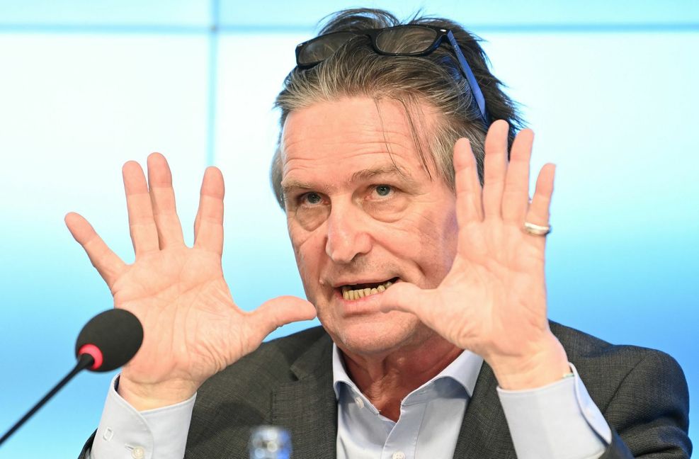 Sozialminister Manfred Lucha zieht sich den Unmut von Landräten zu. Foto: dpa/Bernd Weißbrod