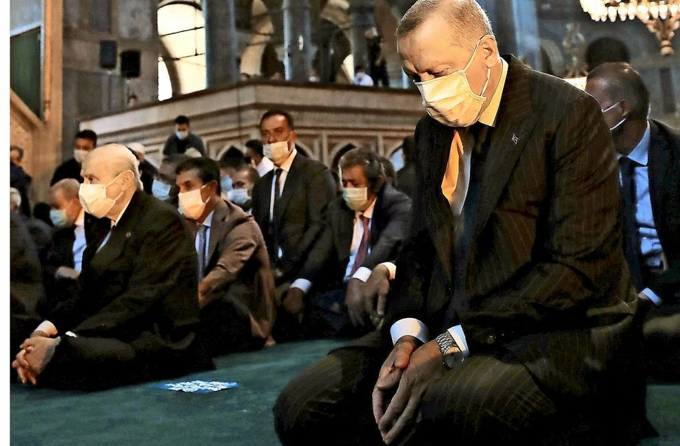Schon mit der Umwandlung der Hagia Sophia in eine Moschee hat Erdogan seine Anhänger begeistert. Foto: dpa/Uncredited