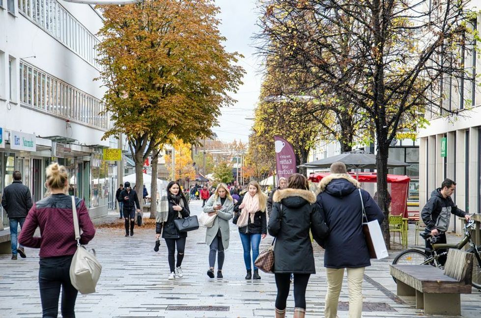 Flanieren in der Bahnhofstraße beim verkaufsoffenen Sonntag in Böblingen. Bild: Nüßle