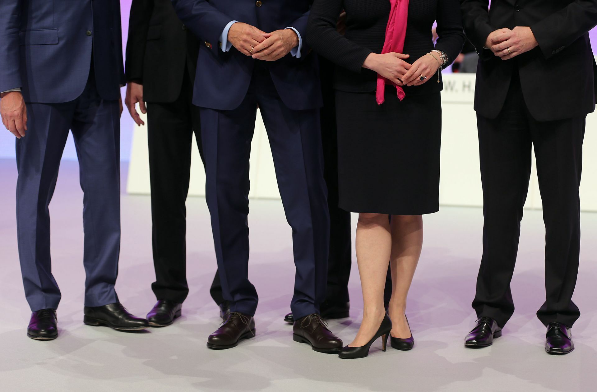 Unternehmensvorstände mit mehr als drei Mitgliedern müssen künftig mindestens eine Frau aufweisen.