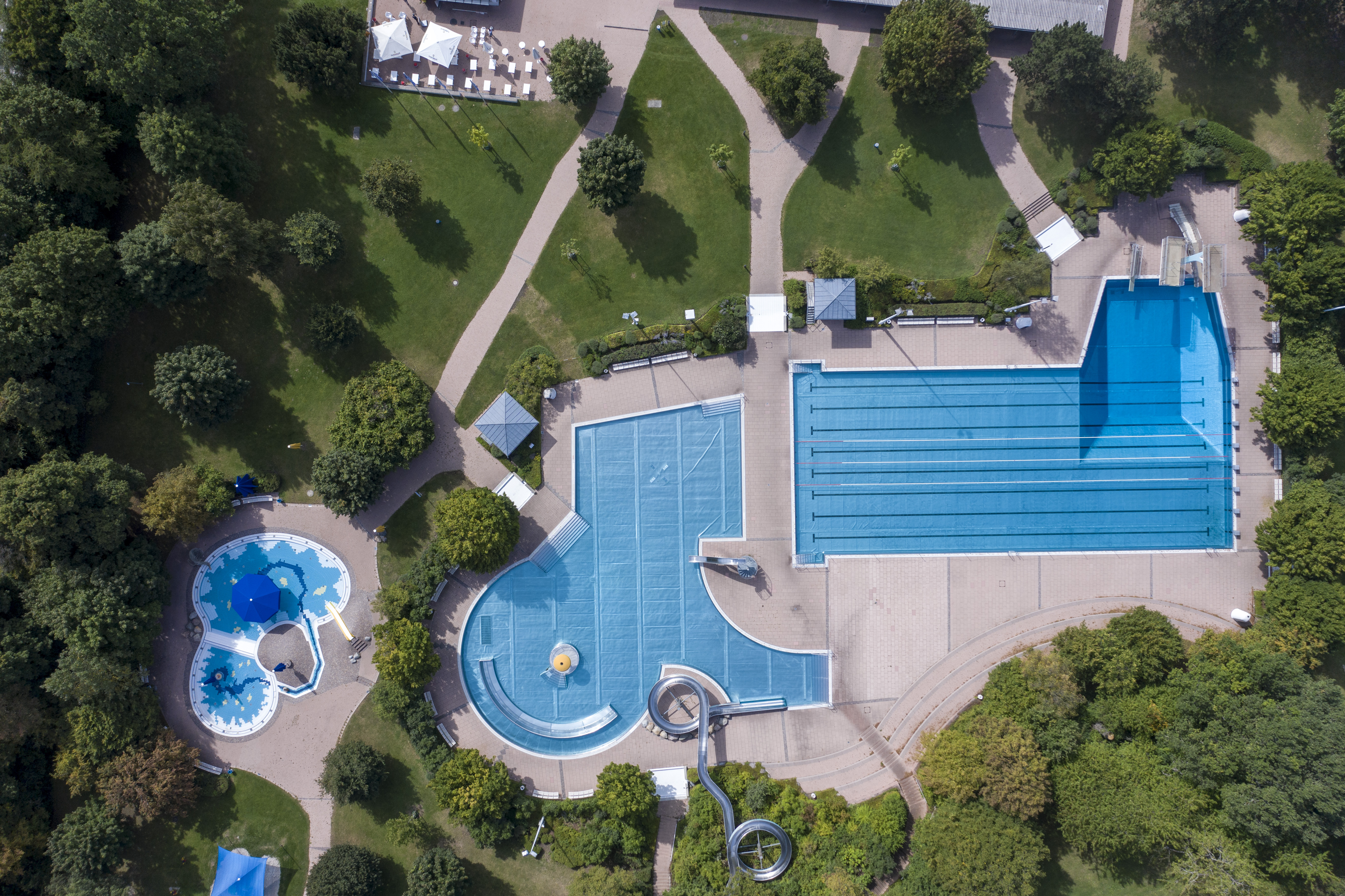 Das Böblinger Freibad aus der Vogelperspektive. 132.000 Gäste sorgten für eine gute Bilanz in diesem Sommer. Bild: z