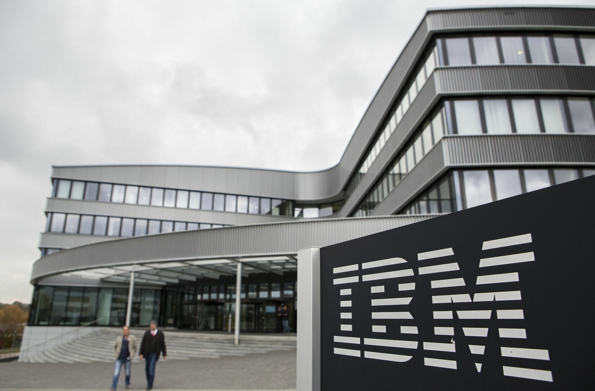 Niederlassung von IBM in Ehningen: Der IT-Konzern will in Deutschland 1000 Beschäftigte entlassen.  Foto: dpa/Silas Stein