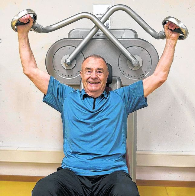 Seit 70 Jahren ist Heinz Hornikel Mitglied im VfL Sindelfingen. Zweimal in der Woche trainiert der 84-Jährige in der Sportwelt seines Heimatvereins. Bild: Nüßle