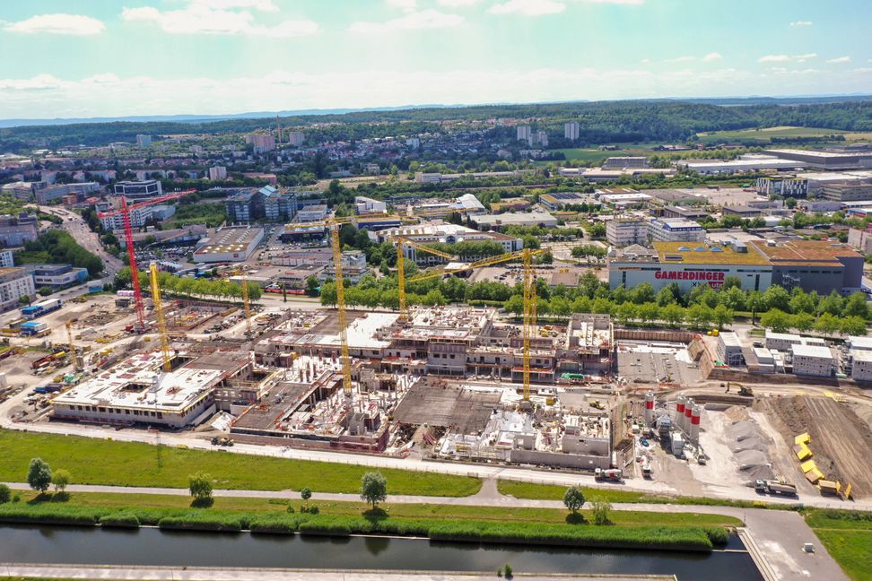 Unübersehbar schreitet der Klinik-Neubau voran. Bild: Dettenmeyer