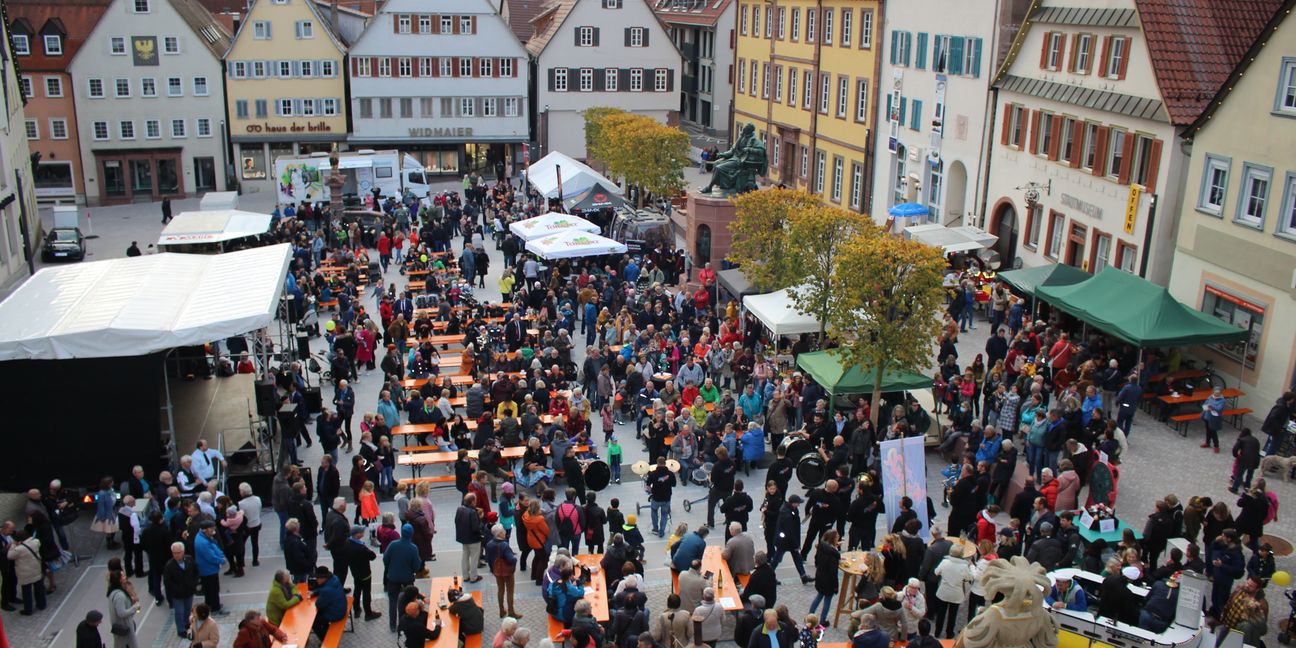 Auf dem neu gestalteten Marktplatz feierte Weil der Stadt im vergangenen Oktober die Städtepartnerschaft. Bild: Weil der Stadt