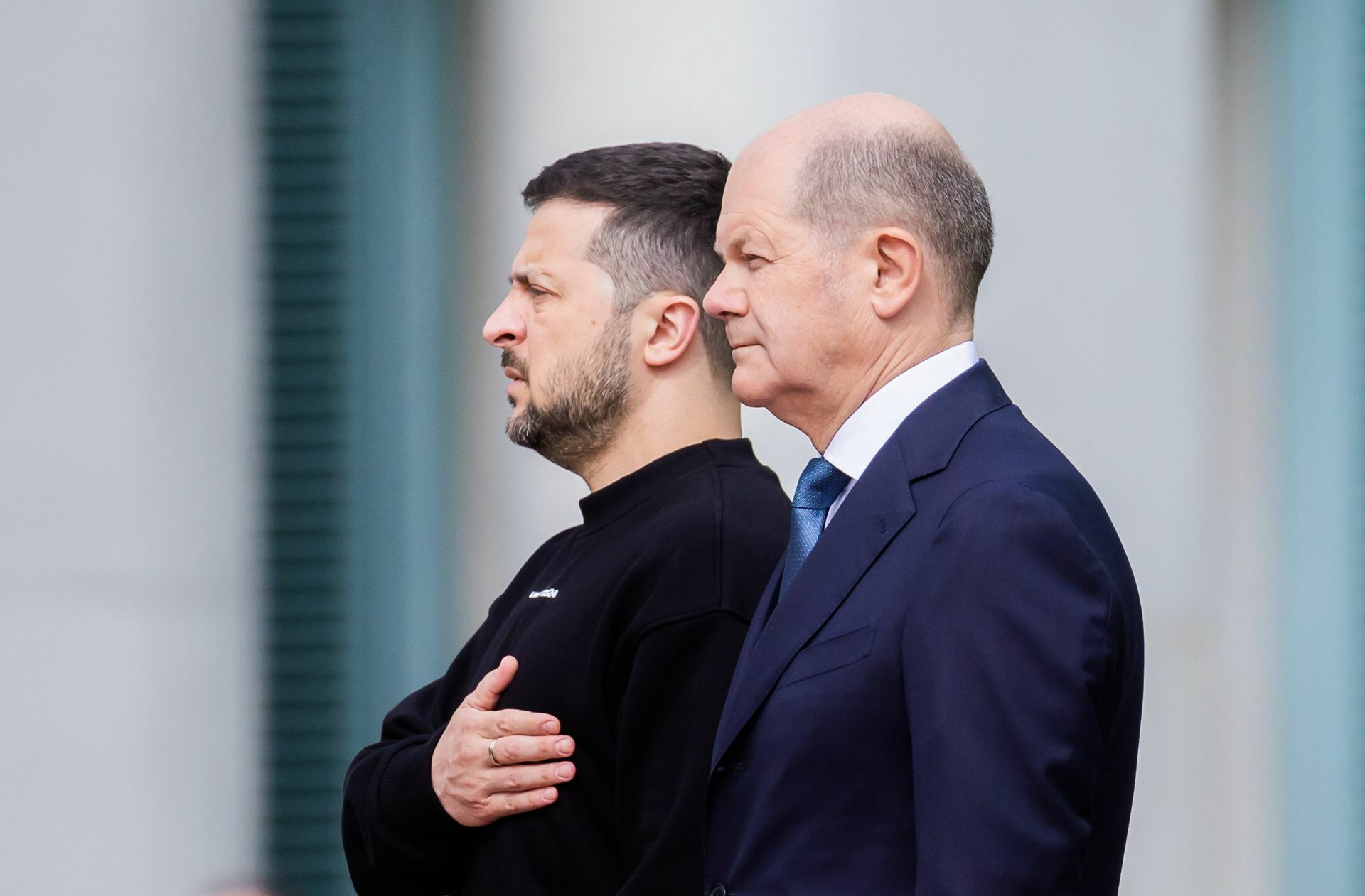 Selenskyj und Scholz zelebrieren ihre Freundschaft.