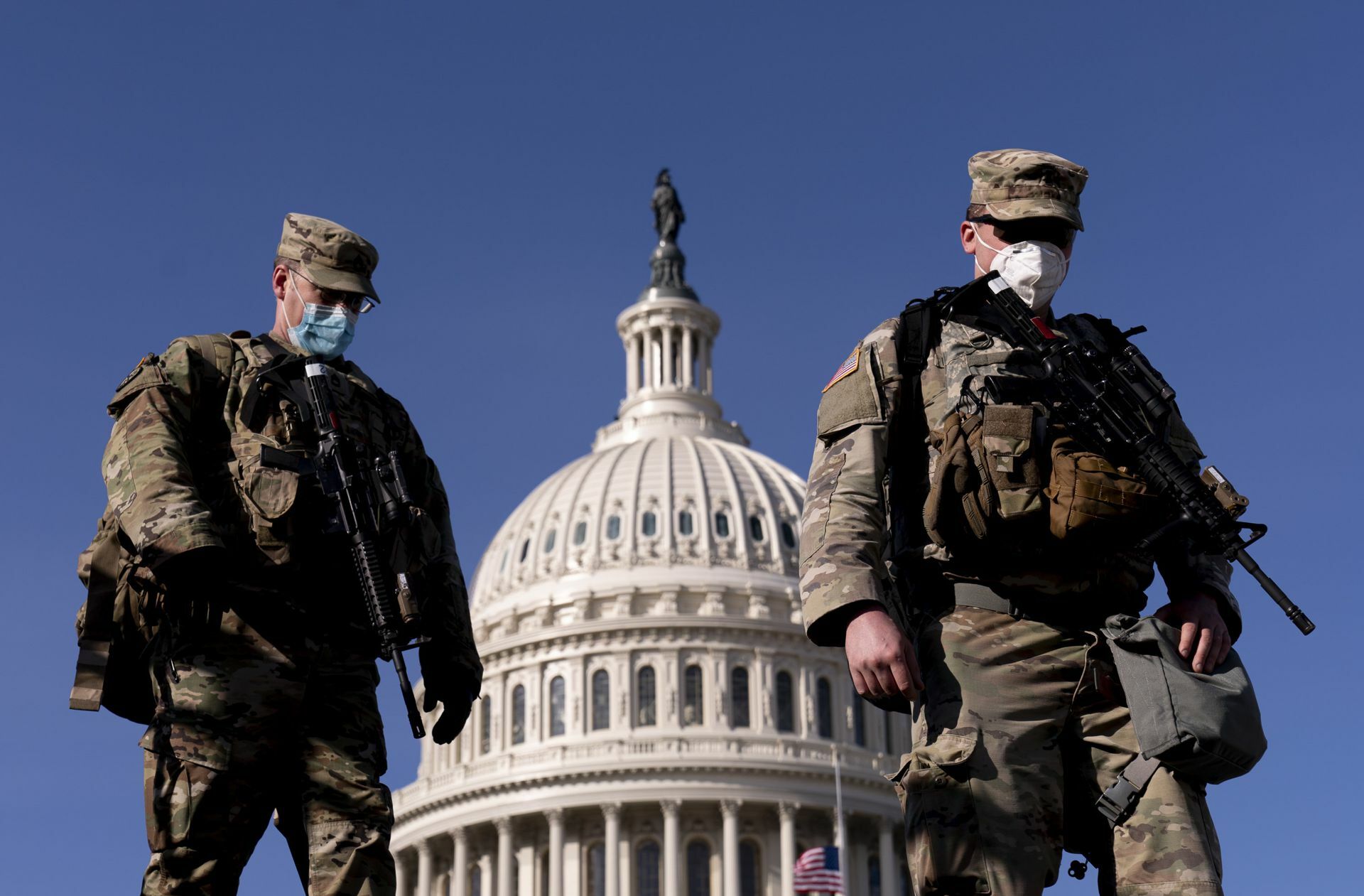 Der Sitz des US-Parlaments, das Kapitol, gleich seit Tagen einer Festung – die Einführung Joe Bidens ins Präsidentenamt steht unter außergewöhnlichen Vorzeichen. Foto: dpa/Andrew Harnik