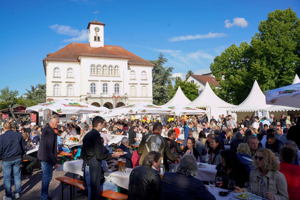 Die Wetterprognosen sind derzeit nicht so rosig. Die Schlemmermarkt-Wirte hoffen dennoch auf stabiles Frühlingswetter.     Bild: Dettenmeyer