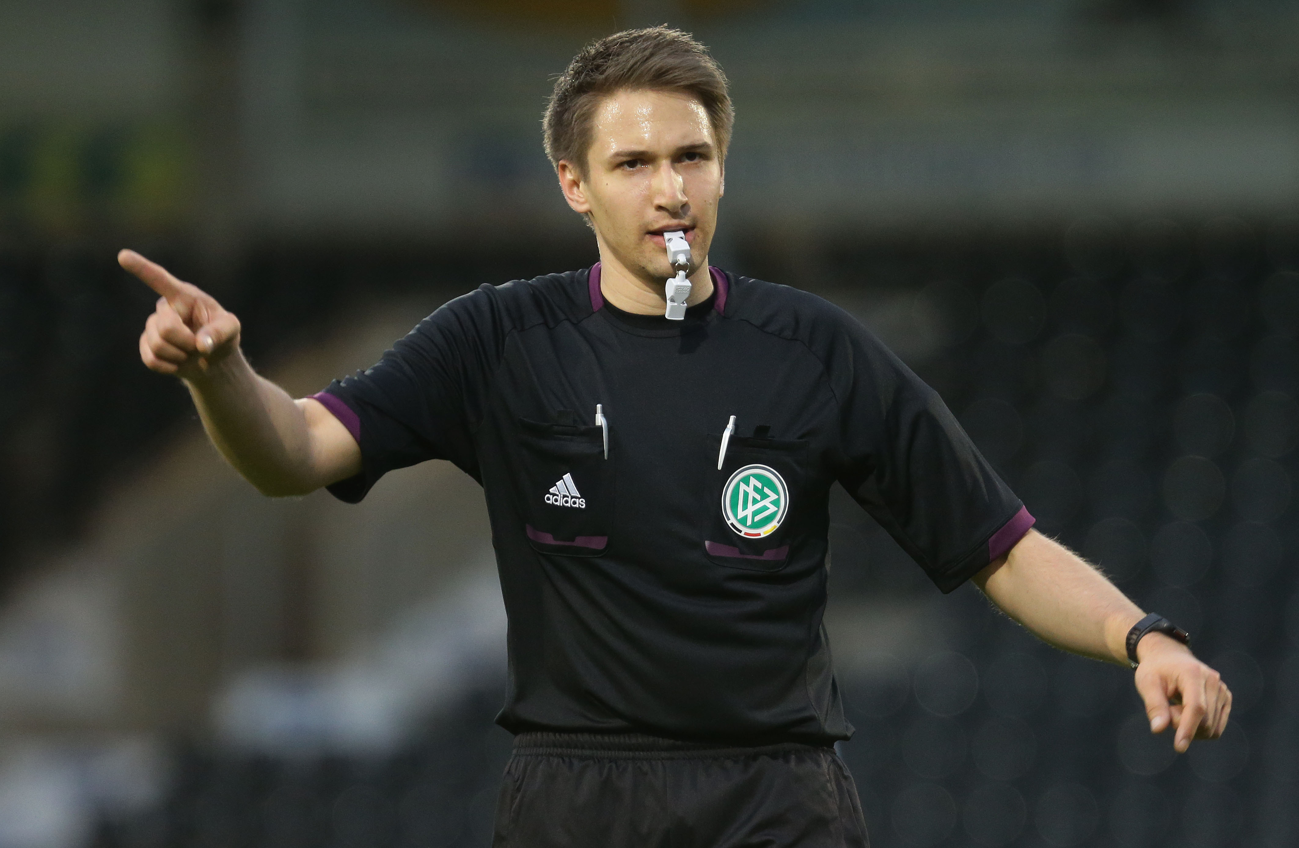 Tobias Reichel durfte am Samstag erstmals in der Bundesliga zur Pfeife greifen. Bild: Baumann