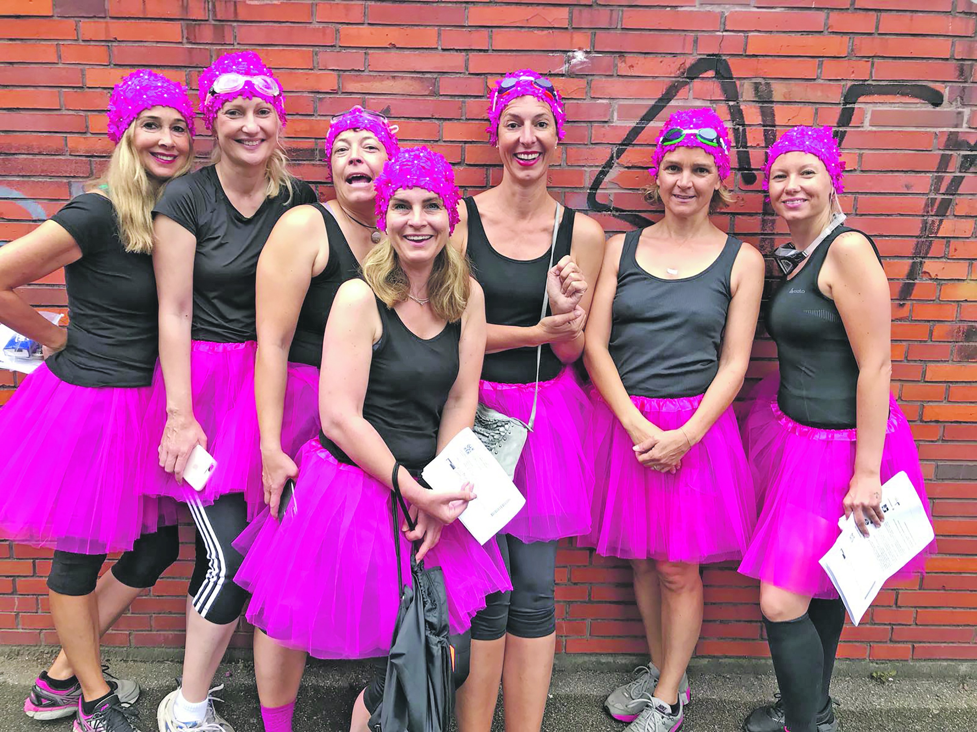 Die Sieben waren dabei: Tanja Greck, Sigrid Born-Berg, Heike Sontheim, Andrea Gross, Lucinde Hutzenlaub, Tita Hofmann, Astrid Halatzidis (von links).  Bilder:
