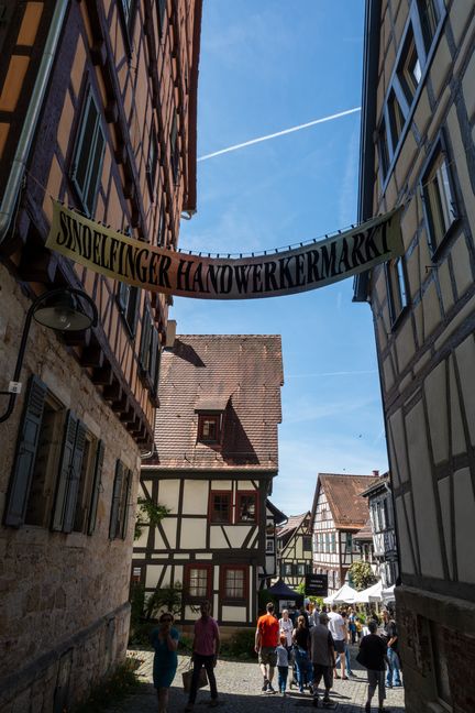 Ein typische Ansicht: Mit Betreten der Altstadt betreten Besucher den Sindelfinger Handwerkermarkt. Bild: Nüßle