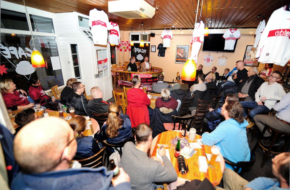Volles Haus beim SZ/BZ-Stammtisch im Sindelfinger s´Café.  Bilder: photostampe