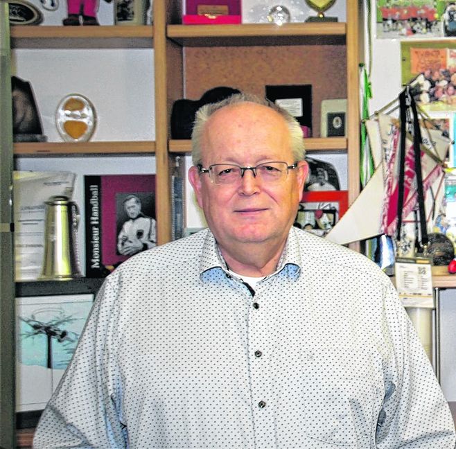 Hans Artschwager ist Sozialpädagoge mit Leib und Seele und großer Handball- und Rugby-Fan. Dafür reiste er sogar schon nach Neuseeland.  Bild: Frank Müller