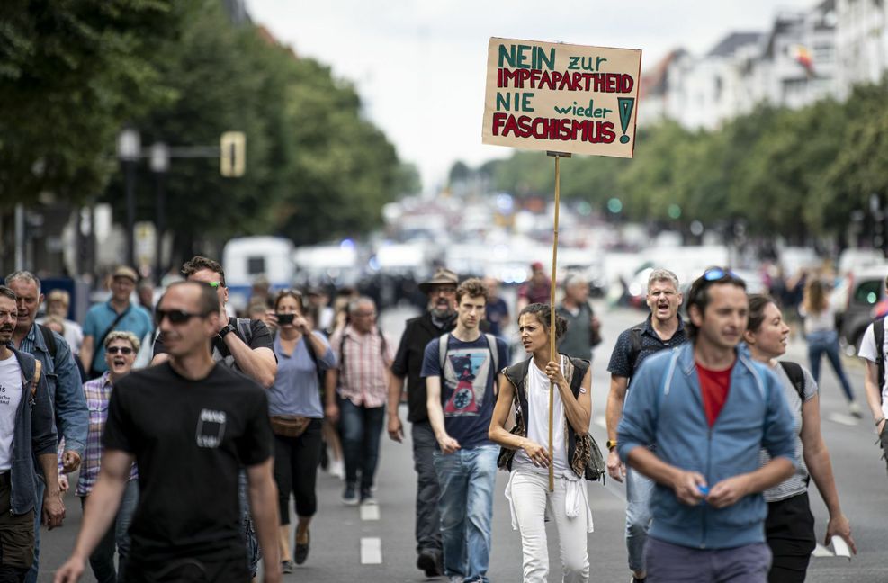 Ein Teilnehmer der Demo kollabierte und starb später im Krankenhaus.
 Foto: dpa/Fabian Sommer