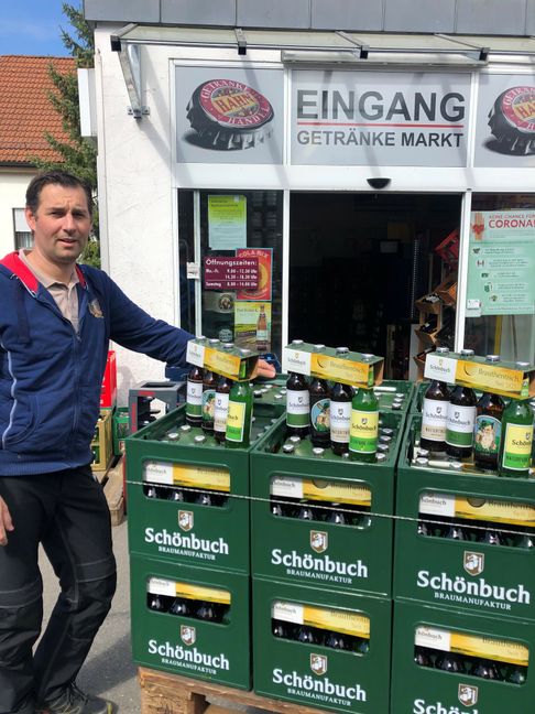 Getränkehändler Sebastian Hahn aus Schönaich beliefert die US-Kasernen in der Region. Einen Truppenabzug würde er nicht nur aus wirtschaftlichen Gesichtspunkten bedauern. Bild: – z –