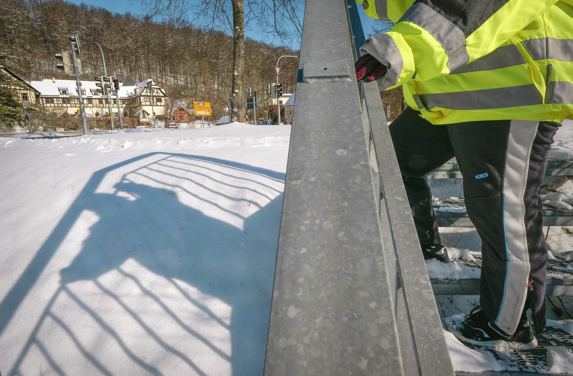 Johanna Bruckner  bei einem Winterspaziergang am Glemseck Foto: Simon Granville