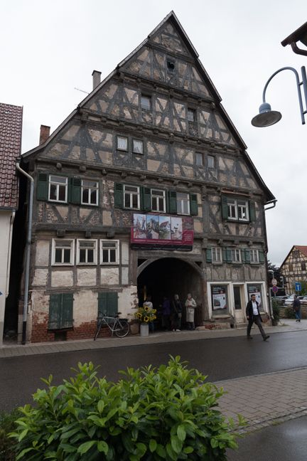 Der markante "Alte Löwen" aus dem Jahr 1685 war Ziel vieler Ehninger am Tag des offenen Denkmals. Bild: Nüßle