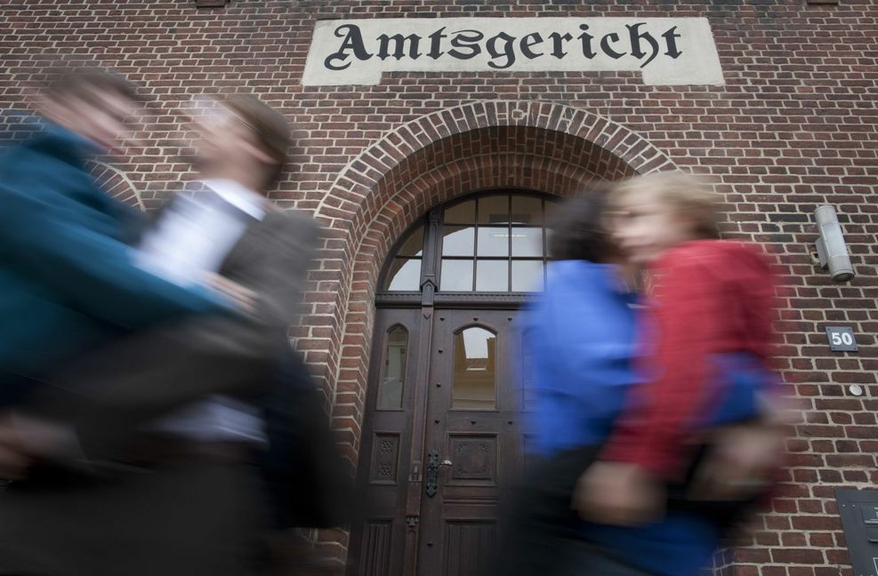 Warum enden so viele Beziehungen vor dem Familiengericht? Damit beschäftigt sich Helene Klaar.
 Foto: imago/photothek/Thomas T..
