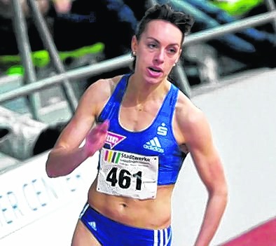 Carolina Krafzik hofft auf schnelle Zeiten im Glaspalast. Bild: automotorart/A