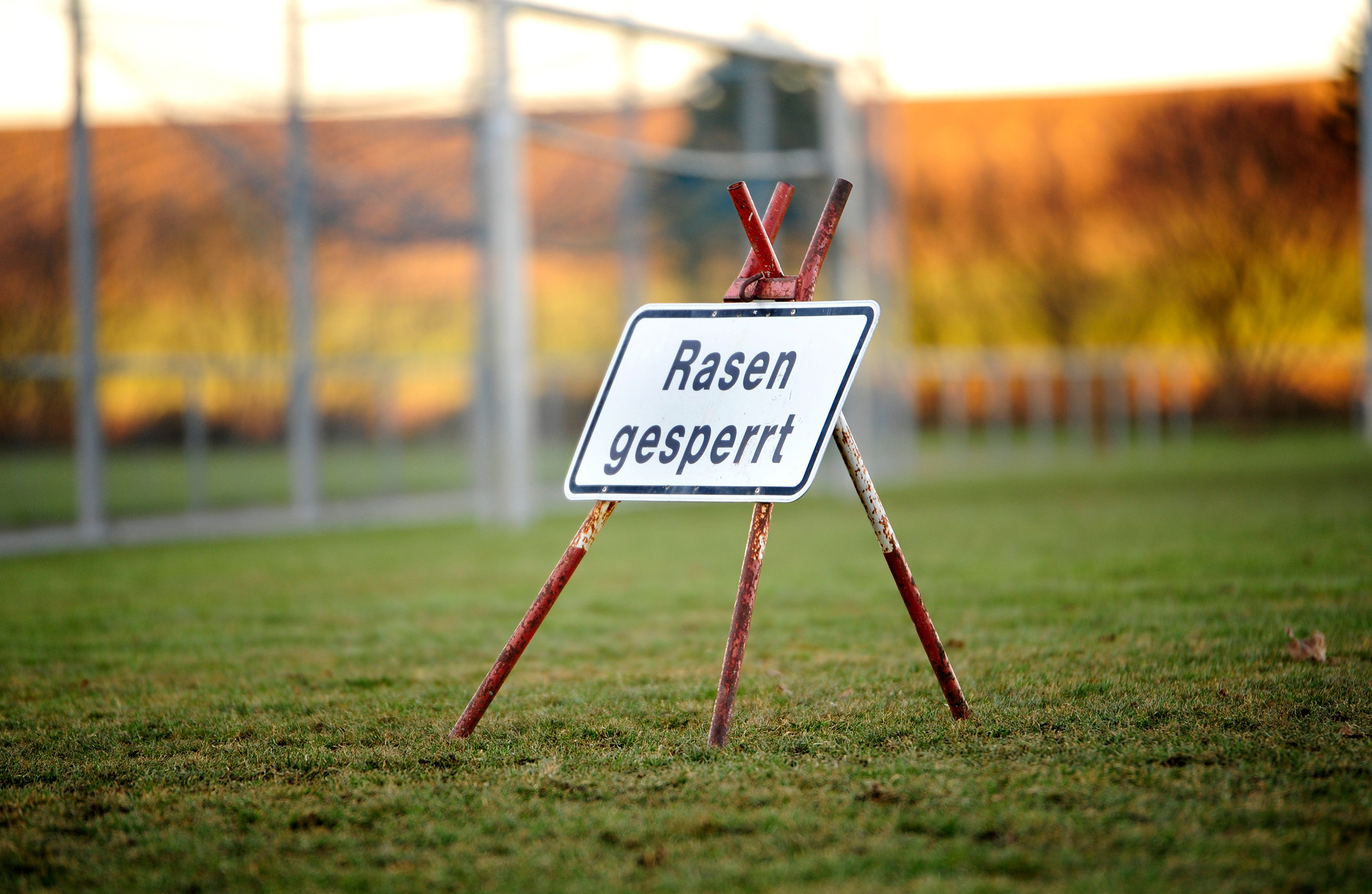 Am vergangenen Wochenende wurden sieben Spiele mit Beteiligung von Vereinen aus dem Fußballbezirk Böblingen/Calw wegen Corona abgesagt. Bild: photostampe