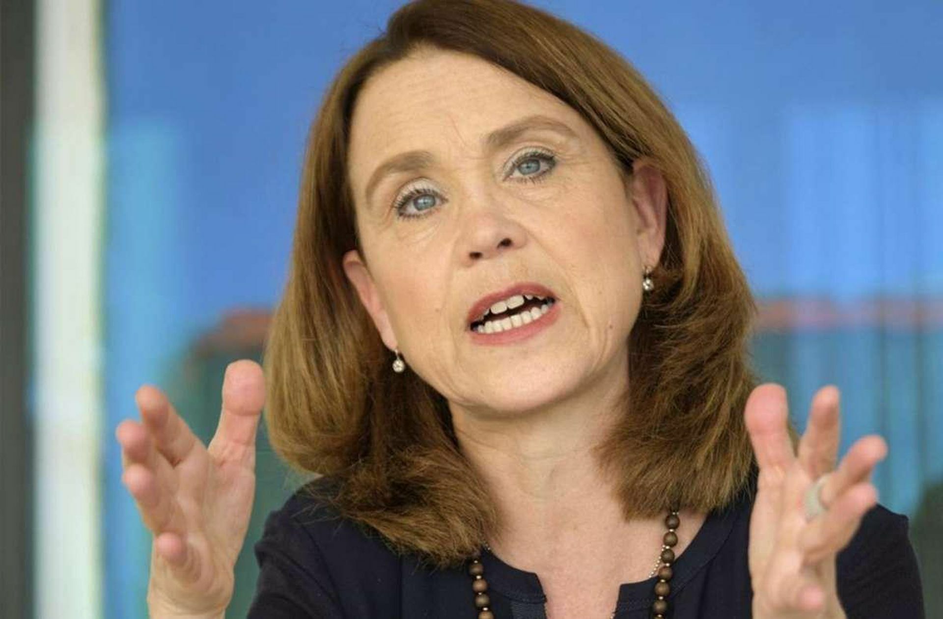Staatssekretärin Petra Olschowski versucht, die Kultur in Baden-Württemberg im Licht zu halten Foto: stn