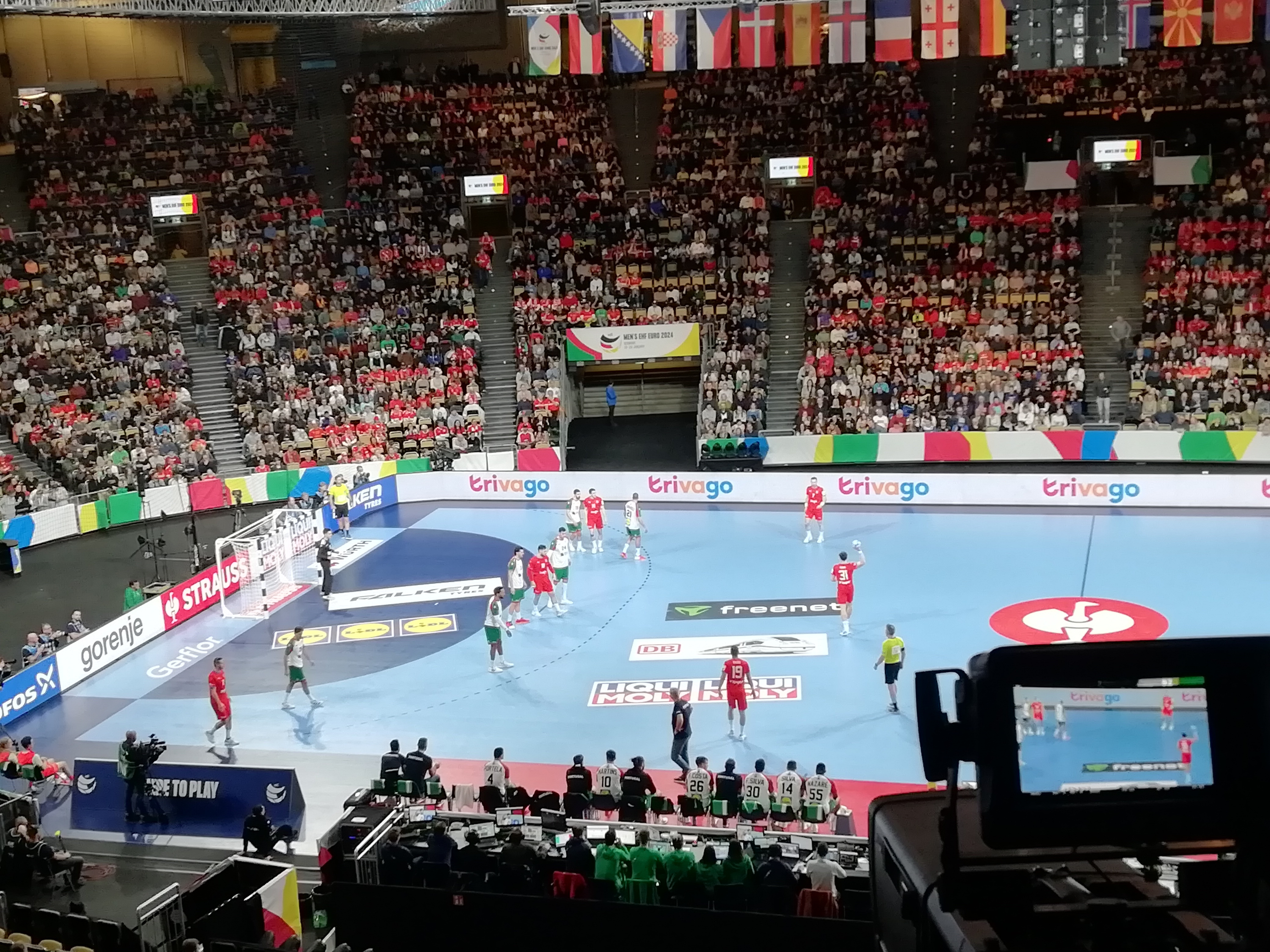 Volles Haus in der Münchner Olympiahalle. Bild: Zürn