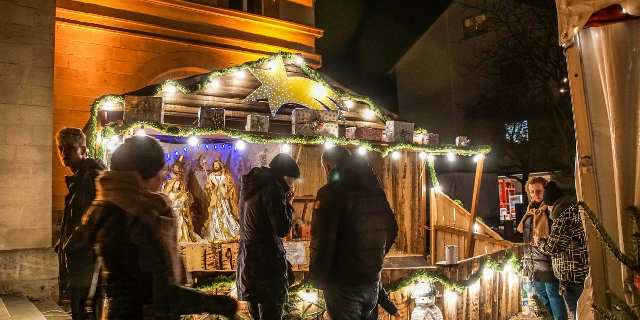 Vorweihnachtliche Stimmung bescherte der Sindelfinger Weihnachtsmarkt seinen Besuchern. Bilder: Dettenmeyer