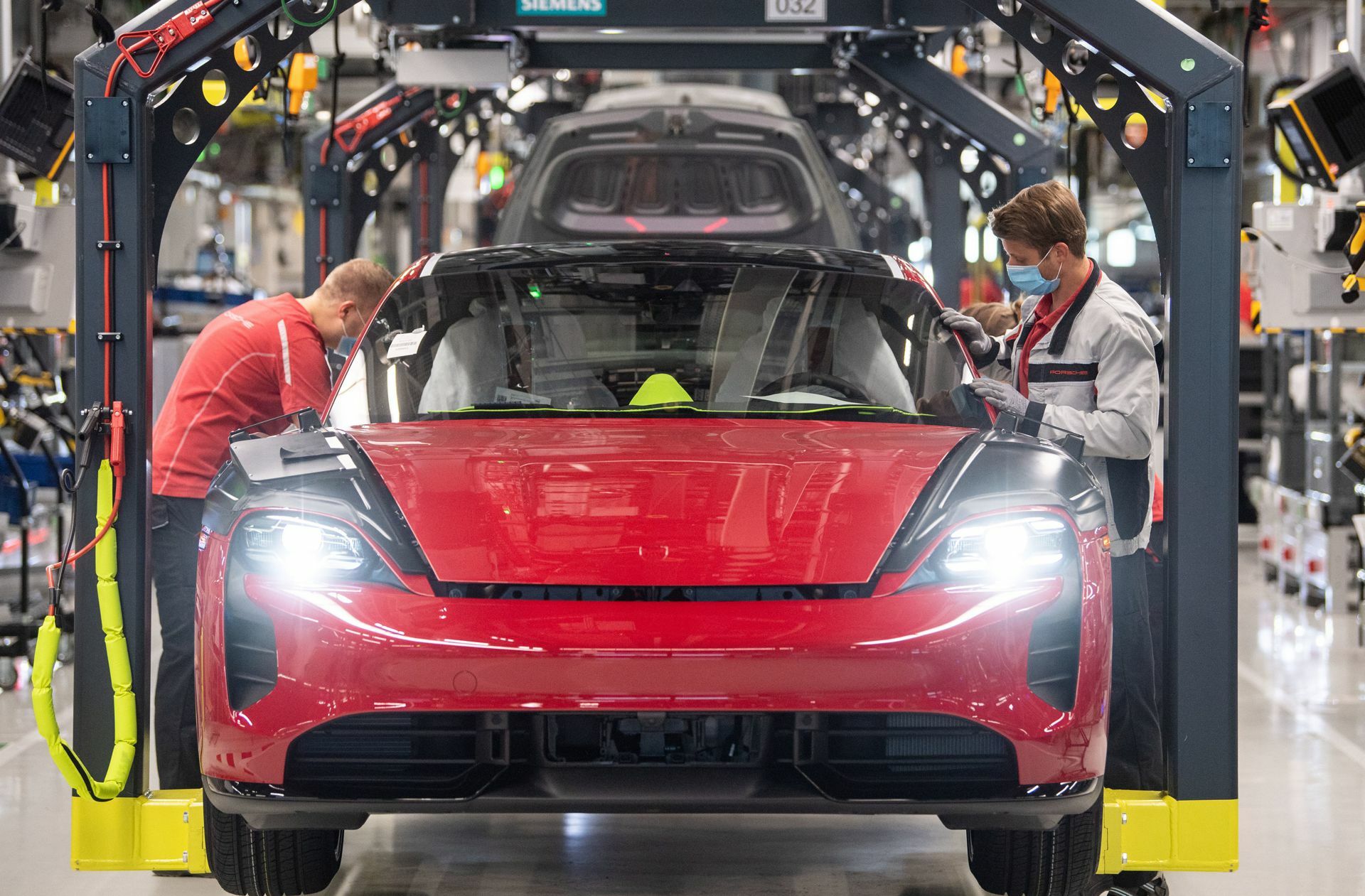Der batterieelektrische Taycan wurde  2021 schon 40 000 Mal verkauft.