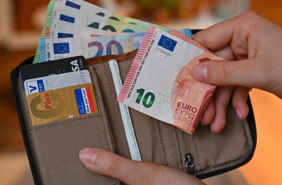 Noch ist Bargeld in Deutschland das beliebteste Zahlungsmittel.
 Foto: dpa/Patrick Pleul