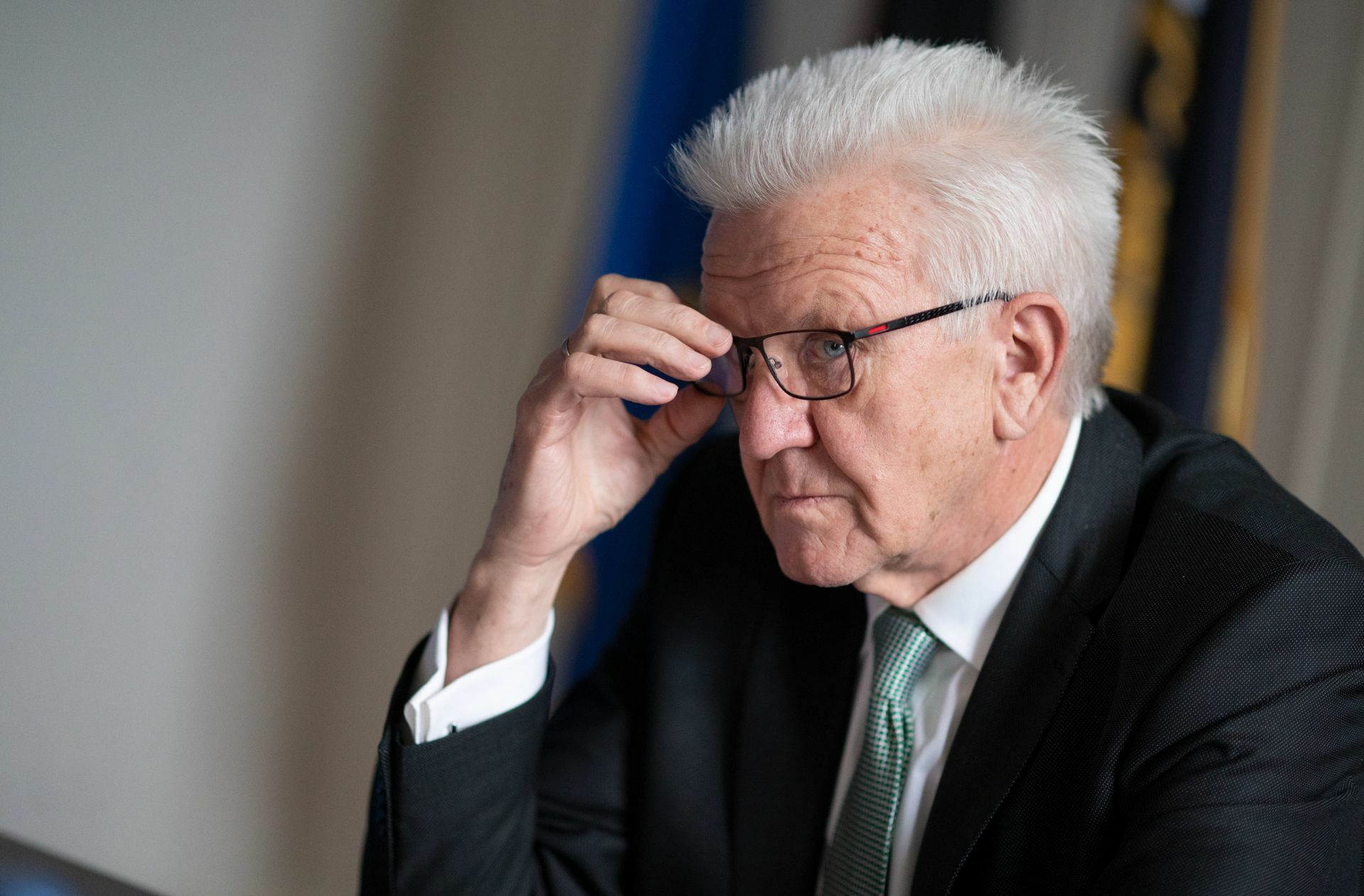 Ministerpräsident Winfried Kretschmann überzeugt mit seiner  Corona-Politik   deutlich weniger Bürger als vor einem Jahr.