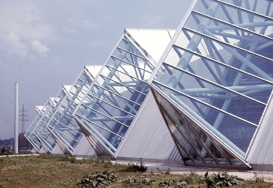 Der 1977 eingeweihte Sindelfinger Sporttempel mag in die Jahre gekommen sein. Seinen architektonischen Reiz hat er aber nie verloren. Bild: z